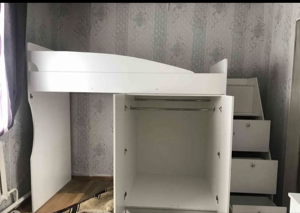 Продам спальный гарнитур