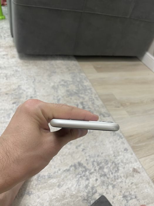 Продам айфон 11 без ремонта