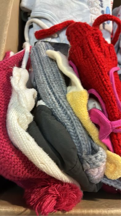 Hainute copii fiarte bine pastrate