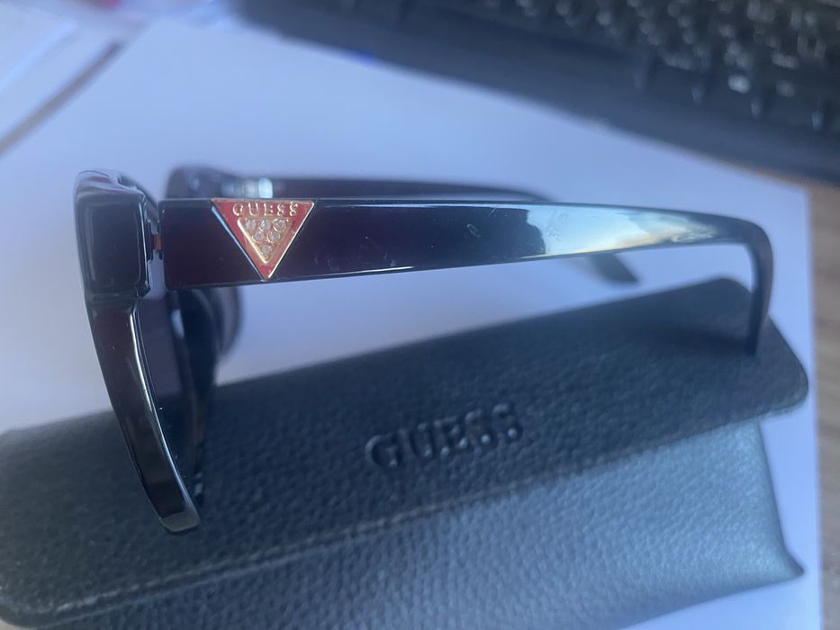 Очила Guess