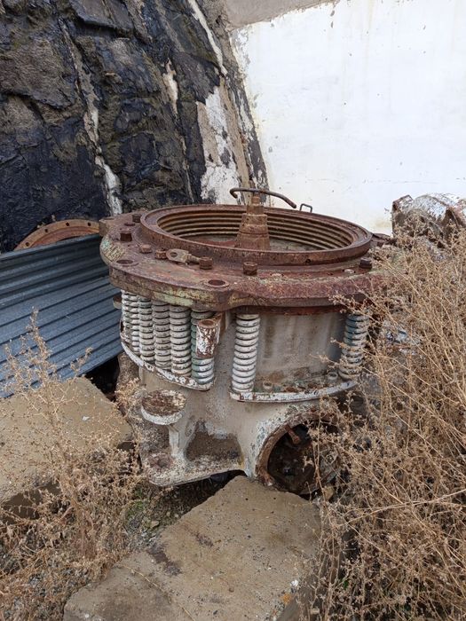 Продам конусные дробилки на запчасти