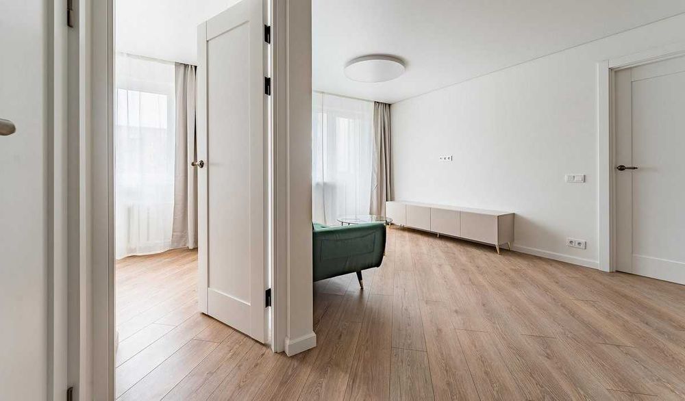 Дава се под наем Тристаен апартамент в Бургас, Славейков - 80 кв.м за 484.5 € - Снимка #1