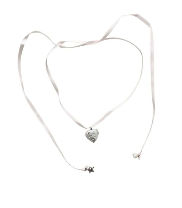 Красивый чокер с сердечком