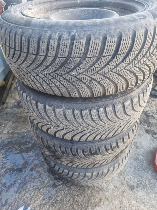 Vînd 4 cauciucuri 205 55 16 dot 2024 iarna