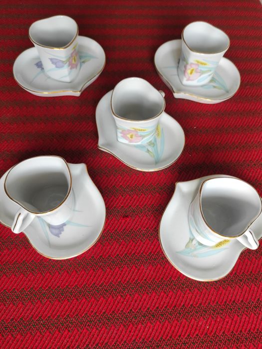 Serviciu de cafea, nou în ambalaj, plăcut și foarte practic