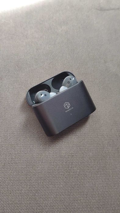 Roseselsa Earfree i5