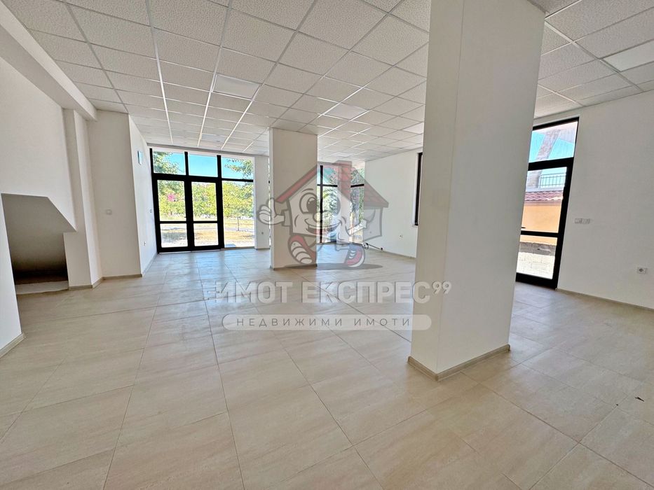 Дава се под наем Магазин в Асеновград - 91 кв.м за 408 € - Снимка #3