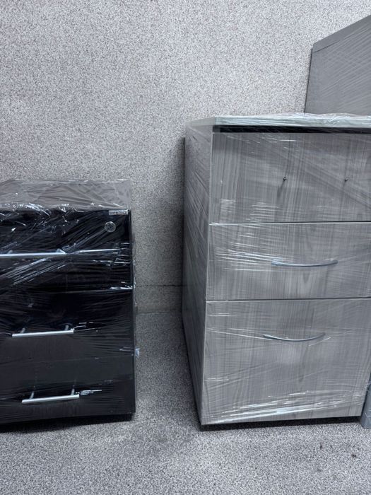 Офисная мебель тумбы кресла