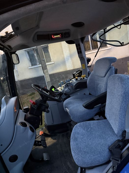 Vând tractor new holland T6040 cu încarcator frontal