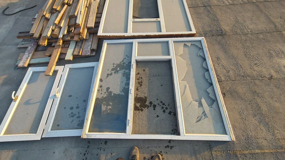 Продаю б/у пластиковые окна