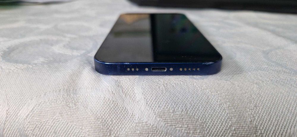 iPhone 12  128GB   батерия на 83%