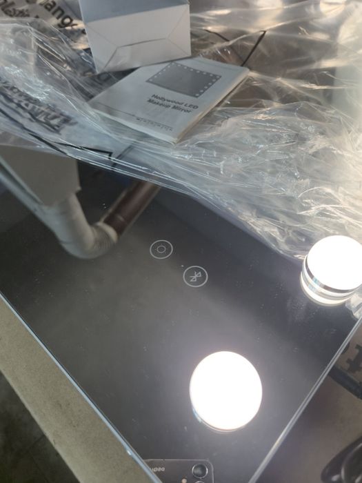 Голям Размер Професионално Гримьорско огледало с Bluetooth  LEDдимируе