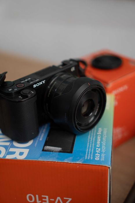 Camera Sony ZV-E10 Obiectiv 35mm 1.8 oss Trepied Accesorii