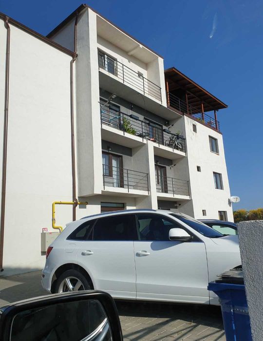 Inchiriez apartament cu 3 camere zona Dedeman