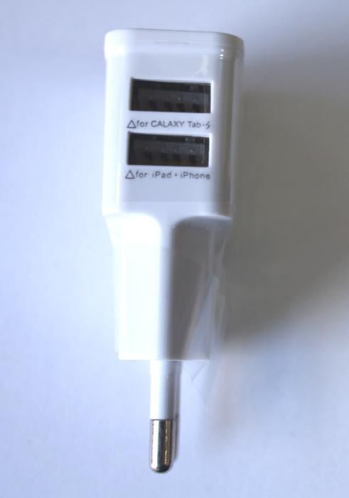 Зарядно 220V / 2.1A за таблет и за телефон 2 -USB изхода 000028 черно