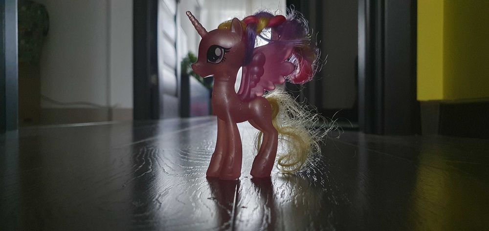 set 8 ponei plastic cu cutie plastic