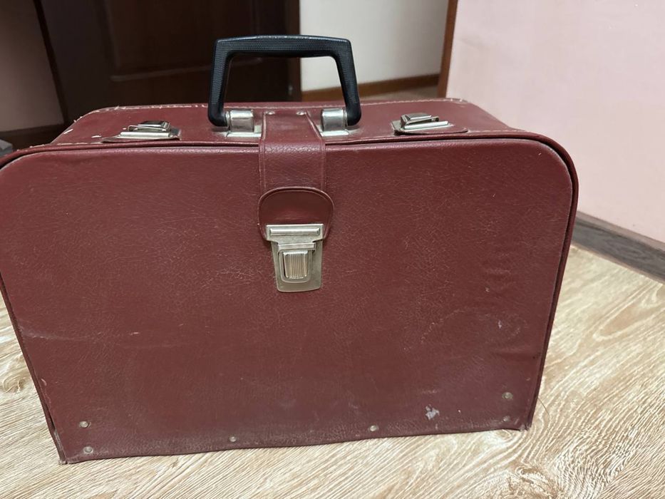 Продаются швейные машиинки 2 шт.