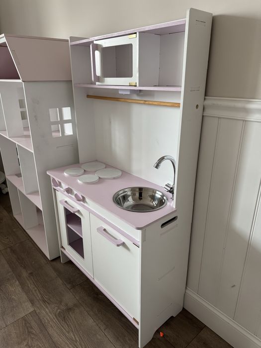 Детская кухня и домик