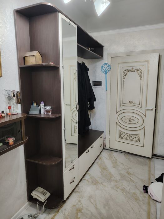 Прихожая продам.