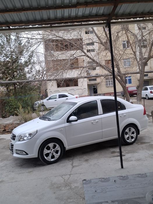 Nexia R3 sotiladi