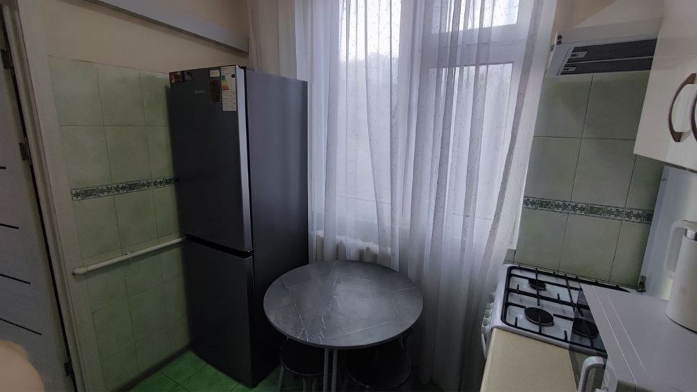 Сдаю 2-х квартиру метро Нлвза