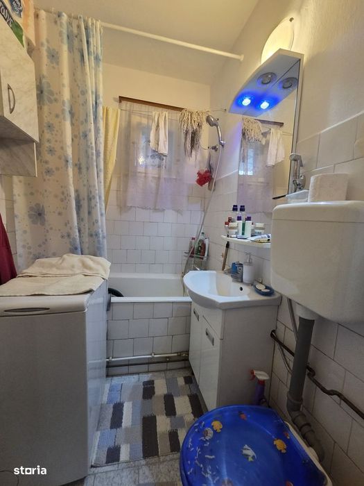 Apartament 2 camere etaj 2 zona Casa de Cultura Adjud