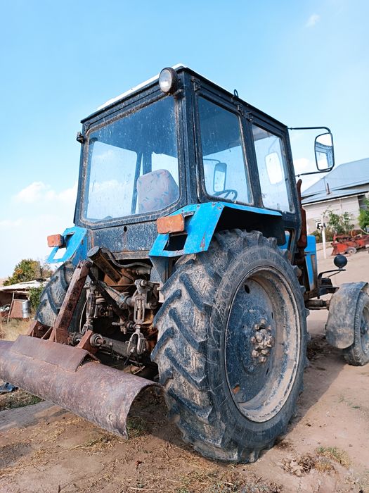 Трактор МТЗ 80.      Беларусь