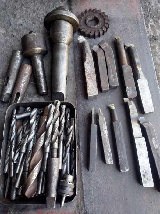 Продам токарный инструмент