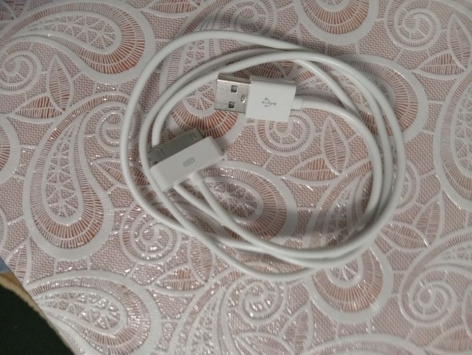 Iphone zaryadnik