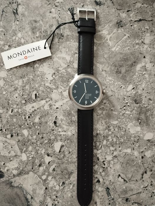 ЧИСТО НОВ часовник Mondaine Helvetica No.1 Bold (MH1.B1220.LB)