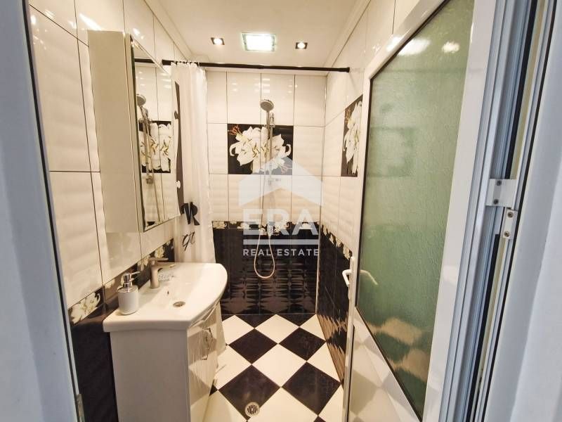 Продава се Тристаен апартамент в Поморие - 67 кв.м за 837 €/кв.м - Снимка #7