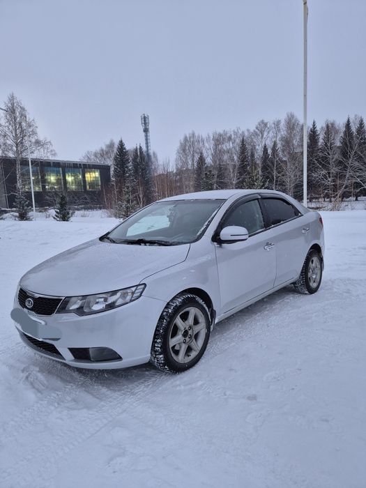 Продам киа серато 2011г  2.0л