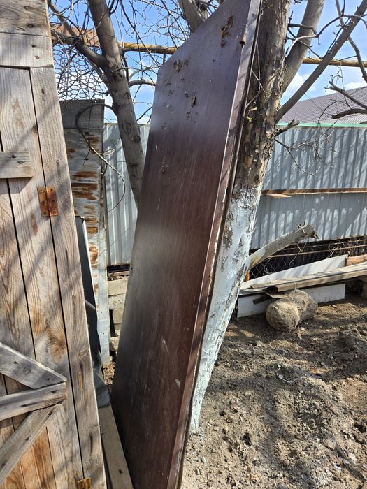 Продам железную дверь