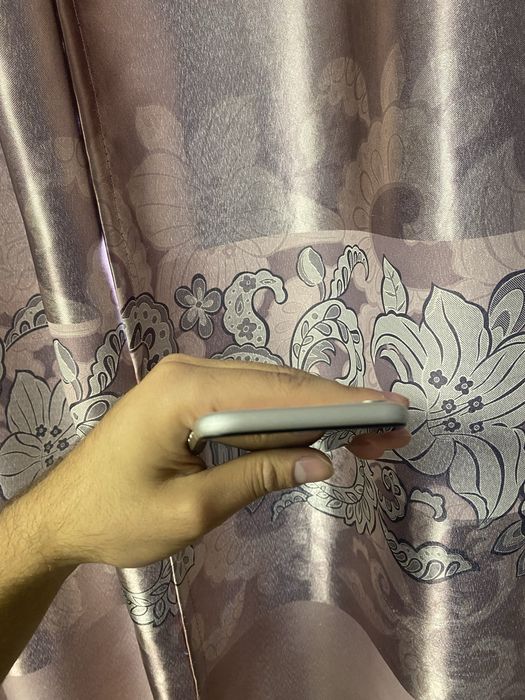 Продам IPhone 11 128gb