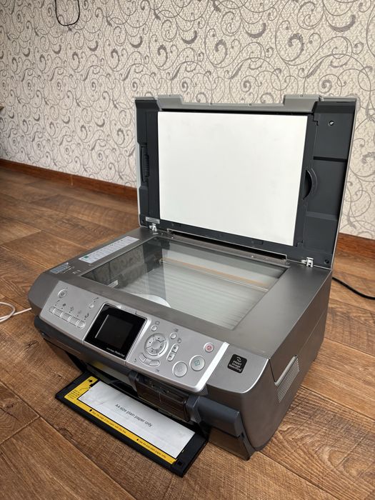 Принтер EPSON Stylus Photo RX700
