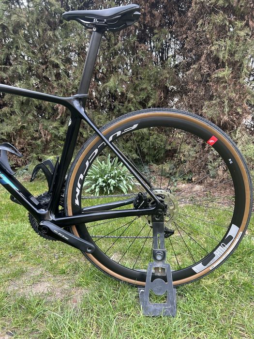 Giant TCR Carbon 28 цола сет 2х11  105