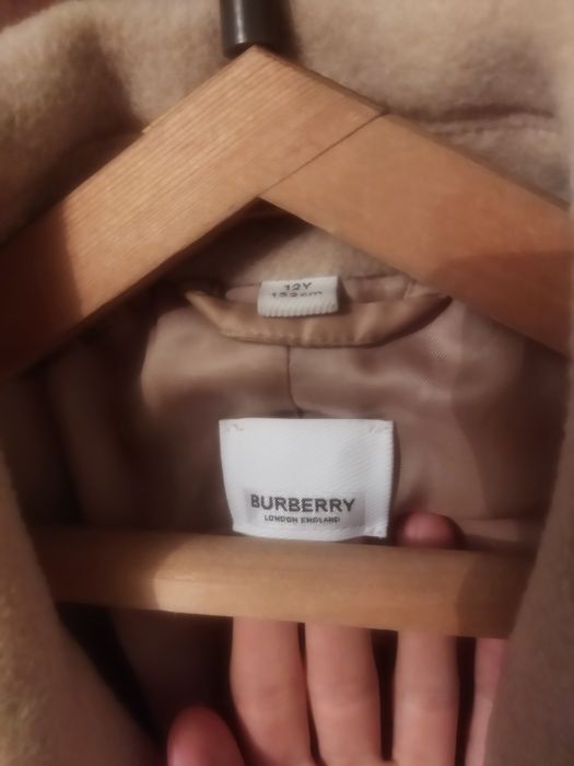 Продам пальто на девочку