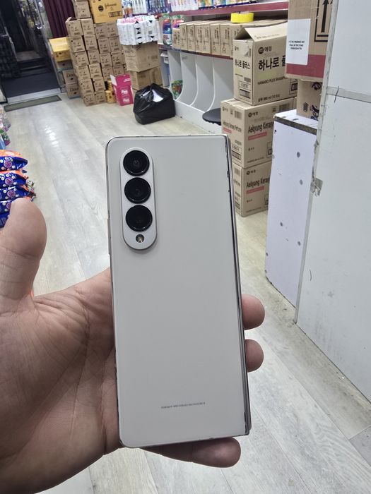Samsung z fold 4