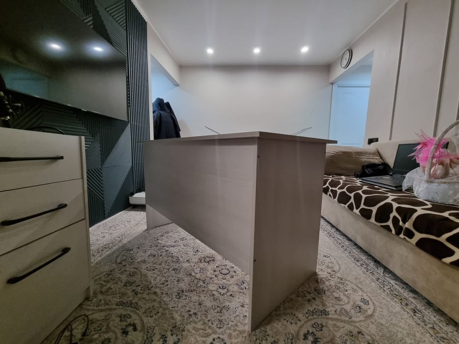 Рабочий стол 130×65 см