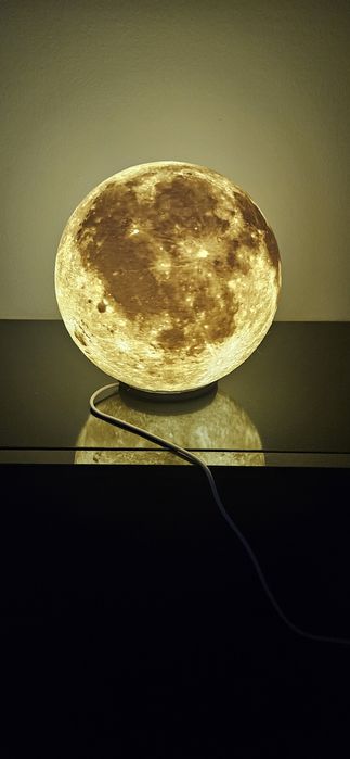 Luna ( moon ] printata cu iluminare led