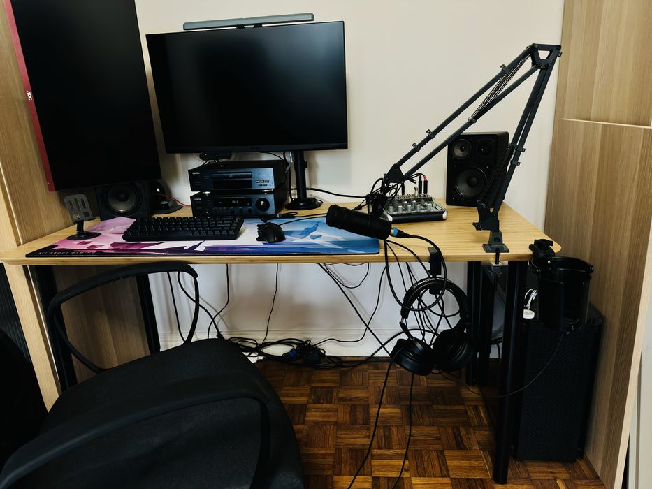 Masa Ikea cu picioare reglabile