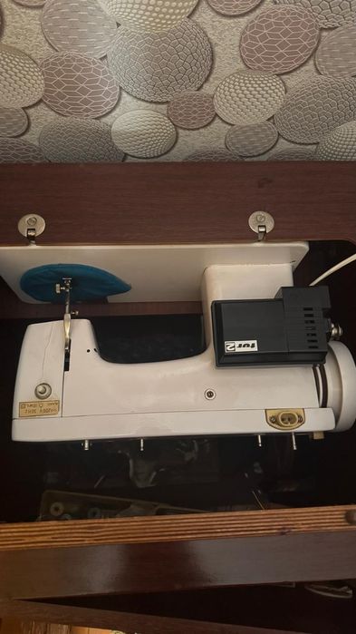 Продам швейную машину "ЧАЙКА"