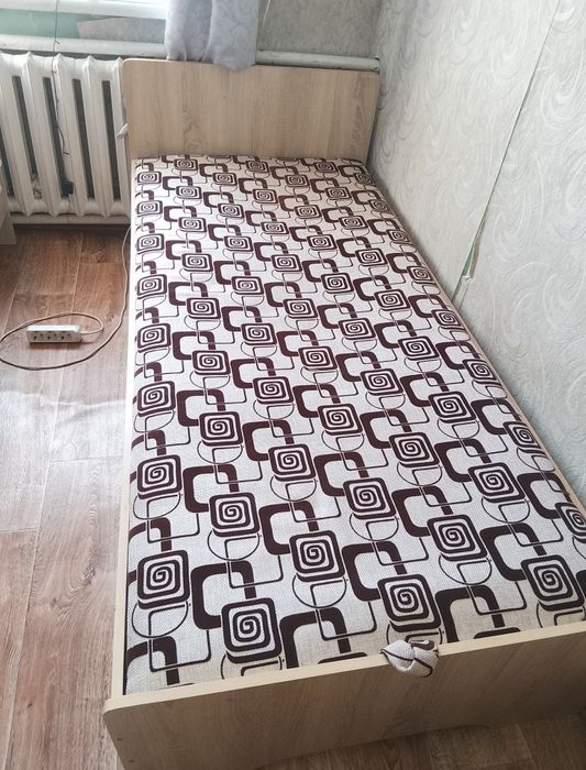 Продаю кровать б/у