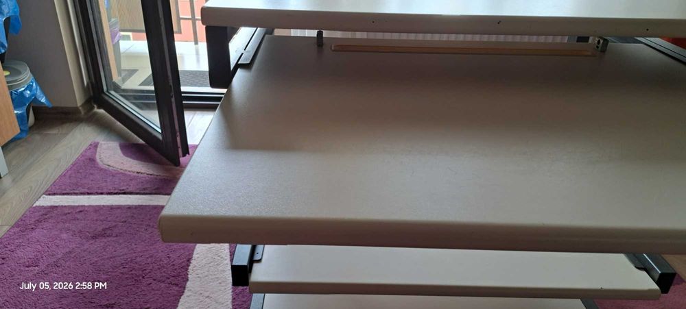 Birou cu cadru din otel cu masa pentru tastatura 80x60x80