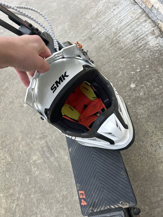 Kukirin G4 2025 cu casca