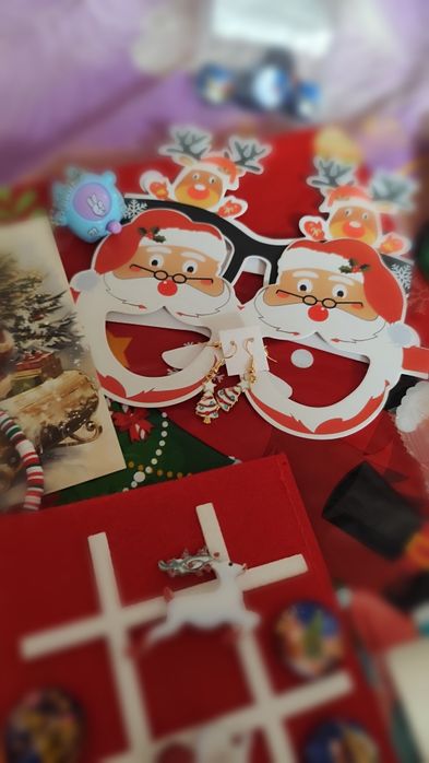 Коледни пакети изненада