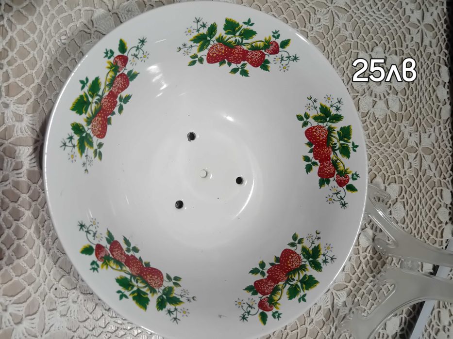 Порцелан с ягоди