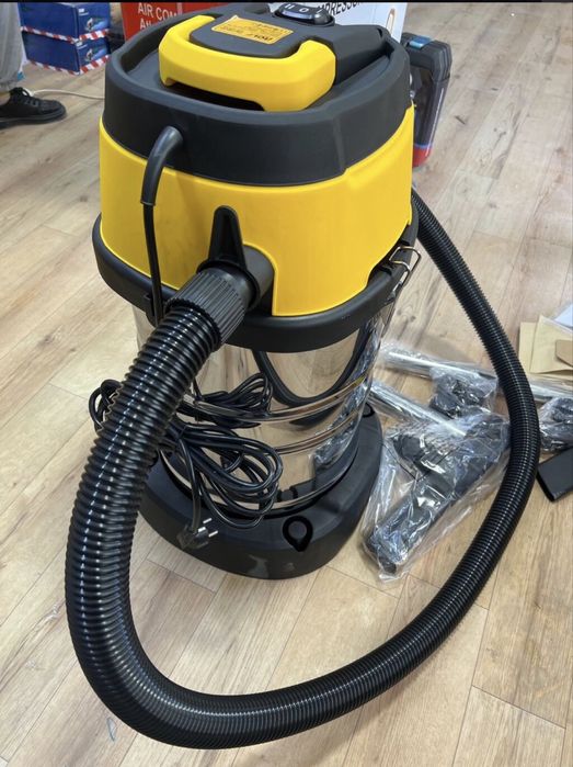 Пылесос строительный “ROLF”