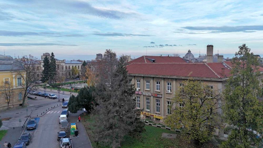 Дава се под наем Заведение в Русе, Център - 750 кв.м за 11221.53 € - Снимка #5