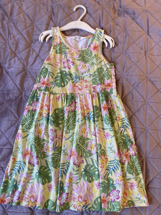 Дрехи за момиче м/у 6,7,8 години